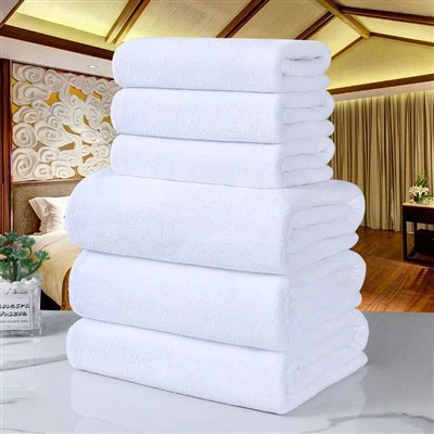 Asciugamani da bagno in stile hotel